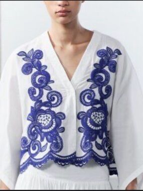 NWT ZARA CONTRAST EMBROIDERED BLOUSE ZW COLLECTION SIZE MEDIUM